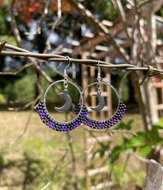 ✨Made to Order✨ Handwoven seed bead hoops with hypoallergenic ear wire and stainless steel hoops.  These earrings are the perfect lightweight spooky season accessory Seed Bead Halloween, Earring Hoops, Halloween Beads, Beaded Earring, Beaded Hoops, Earrings White, Jewelry Earrings Hoops, Ear Wire, White Oak