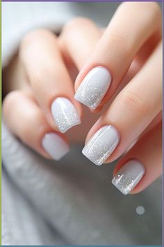 Nails White Sparkle Glitter, Dip Manicure Wedding Nails, Frosty Nail Designs, White Gel Nails With Glitter, Icy Winter Nails, White Snow Nails, Icy Nails Winter, Glittery White Nails, Christmas Sparkle Nails