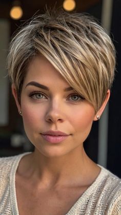 Short Layered Haircuts Short Layered Haircuts For Women, Layered Haircuts For Women, Sassy Haircuts, Layered Bob Short, Edgy Pixie Cuts, Super Short Hair, Low Maintenance Hair, Short Layers, Short Layered