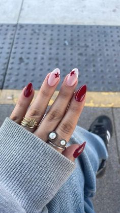 burgundy nails with french tips and stars Red Star Nails, Builder Gel Nails, November Nails, Girly Acrylic Nails, Casual Nails, Burgundy Nails, Soft Nails, French Tips