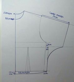 a drawing of a skirt with measurements on it