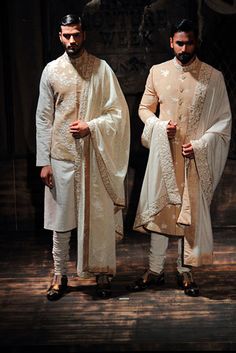 Amazon India Couture Week – ‘BATER’ by Sabyasachi - The Maharani Diaries Sabyasachi Men, Sabyasachi Collection, Sabyasachi Mukherjee, Mens Sherwani, Indian Men, Mens Kurta Designs, Men's Ethnic Wear, Traditional Contemporary