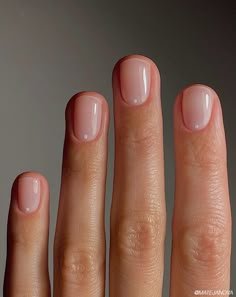 Soap Nails Are The New Low-Maintenance Manicure of 2024 - Bangstyle - House of Hair Inspiration New Nails Trend 2024, Short And Clean Nails, No Polish Nails Natural, Clean Short Nails Look, Clear Gel Manicure Natural, Basic Manicure Ideas Natural, French Manicure Base Color, Short Bare Nails, Nail Ideas For Short Nail Beds