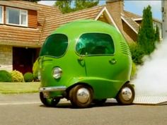 Pea Car, Armadura Ninja, Strange Cars, Tiny Cars, Smart Car, Unique Cars, Vehicle Design, Mini Cars