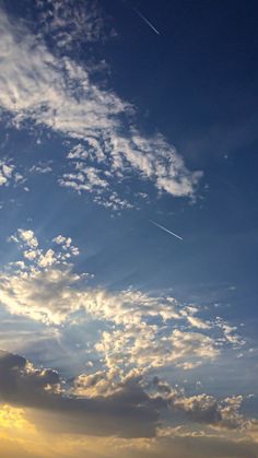 Clouds Asthetic Picture, Pretty Clouds Aesthetic, Awan Aestethic, Sunset And Clouds, Photography Sky Clouds, Cool Clouds, Baby Cartoon Drawing, Night Clouds, Blue Sky Clouds