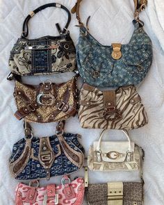 Y2k Bags, 00s Mode, Vintage Designer Bags, Girly Bags, 2000s Fashion Outfits, Guess Bags, Fancy Bags, Pretty Bags, Cute Purses