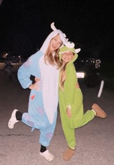 Halloween Costume Onsie, Mike And Sully Costume, Sully Halloween Costume, Halloween Costume Onesie, Sully Costume, Disney Duos, Mike And Sully, Halloween Love, Bff Halloween Costumes