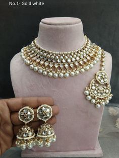 Indian Jewelry Gold, Schmuck Gold, Kundan Necklace Set, Necklace Set Indian, Layered Necklace Set, Kundan Necklace, Blue Bridal, Kundan Necklaces, Gold Jewelry Indian