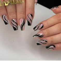 Black And White Nail Designs, Black And White Nail, Unghie Sfumate, Fancy Nail Art, Nail Art Designs Images, White Nail Designs