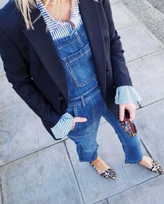 How To Wear Dungarees, Dungaree Outfits, Salopette Outfit, Spring Weekend Outfit, Dungaree Outfit, Street Style Denim, Looks Jeans, Overalls Outfit, Leopard Print Shoes