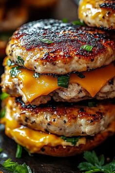 Cheddar Ranch Chicken Burgers Dinner Burger Recipes, Grilling Burgers Recipes, Weeknight Dinner For 2, Chicken Burger Aesthetic, Bbq Burgers Recipes, Burger Ideas Creative, Ground Chicken Burger Recipes, Grilled Chicken Burger Recipe, Crispy Chicken Burger Recipe