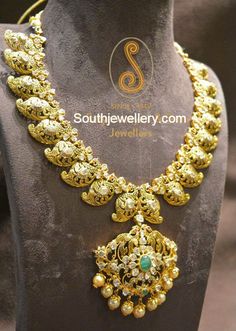 Nakshi Work Mango Peacock Necklace Mango Jewellery, Latest Jewellery Designs, Mango Mala, Mango Necklace, Peacock Necklace, Bangles Gold, Gold Necklace Indian, Diamond Wedding Jewelry