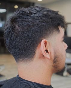 Mid Tapper Hair, Tapper Fade Boys Haircut, Men’s Taper Fade, Tapper Fade Men, Taper Fade Pelo Corto, Tapper Fade Alto, Tapper Hair Men, Taper Fade Haircut Men, Low Taper Fade Straight Hair