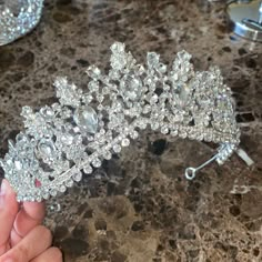 Crowns For Quinceanera, Elegant Silver Crown For Wedding, Quince Crowns Silver And Purple, Quince Tiaras Silver, Quinceanera Crowns Silver, Princess Silver Crown, Crown Quinceanera, Quince Crowns, Crown For Wedding