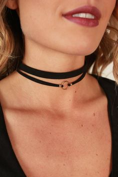 90s Choker, Tattoo Choker Necklace, Tattoo Choker, Afghan Girl, All Nike Shoes, Black Choker Necklace, Chocker Necklace, Layered Chokers, Dope Jewelry