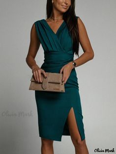 Olivia Mark - Sophisticated Long Formal Wear for Women, High Waist and Sleeveless Formal Wear Women, Classic Style Outfits, Crop Top Dress, Long Evening Gowns, Long Sleeve Short Dress, Daily Dress, Long Gown, Evening Dresses Long, Types Of Skirts