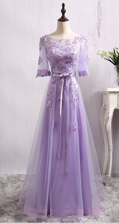 Robe De Soirée Robe de Soirée Banquet Élégant Violet Clair Dentelle Fleur Moitié Manches Parti Longue Robe Vestido Color Lila, Evening Dress With Sleeves, Prom Dress Evening, Floor Length Prom Dresses, Evening Dresses With Sleeves, Dress With Sleeves, Long Bridesmaid Dress, Tulle Prom Dress, Dress Evening