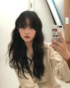 Black Hair Korean, Korean Long Hair, Bangs Wavy Hair, Ulzzang Hair, Black Wavy Hair, Eyes Beautiful, Ig Models, Black Hairstyles