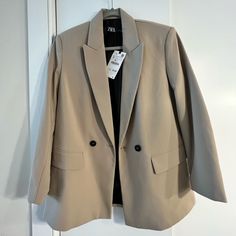 Nwt Never Worn And Awesome Staple Blazer Must Have For Any Wardrobe Beige Zara Blazer For Work, Zara Neutral Blazer For Work, Zara Beige Blazer For Office, Zara Neutral Blazer For Workwear, Zara Beige Blazer, Classic Beige Zara Blazer, Zara Tailored Beige Blazer, Zara Beige Tailored Blazer, Beige Single-breasted Blazer