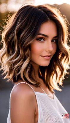 Celebrity Hairstyles 2024, Shoulder Bob Hairstyles, Thick Hair Haircut Short, Midi Bob Haircut, Bob Hairstyles Shoulder Length, Shoulder Length Hair Color, Mid Length Bob, Bobbed Hairstyles, Soft Bob