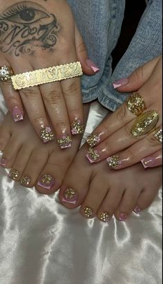 #nails #art Short Duck Nails Design, Aclyric Nails, Short Bling Acrylic Nails, San Judas Nails, Short Bling Nails, Extendo Nails, Buchona Nails, Mani And Pedi, Bling Nail Art