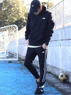 Mens Pants Fashion Casual, Gym Clothes For Men, Men Lifestyle, Sports Style, Mens Pants Fashion, Gym Outfit, Sport Fashion, Adidas Jacket, Black Shoes