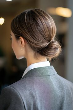 Effortless Elegance: 16 Stunning Updos for Medium-Length Hair Bun For Medium Hair, Effortless Bun, Running Late Hairstyles, Hairstyles For Work, Loose Braid, Twisted Bun, Easy Work Hairstyles, Easy Updos For Medium Hair, Summer Wedding Hairstyles