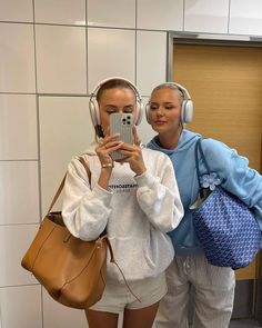 Anna Astrup, Sweatpants Outfit Ideas, Airport Aesthetic, Airport Fits, Skandinavian Fashion, Sweatpants Outfit, Stockholm Fashion, Back To School Outfits, Airport Style