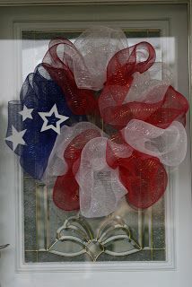 Priscillas: Patriotic wreath Patriotic Mesh Wreath, Fools Gold, Deco Wreaths, July Wreath, Patriotic Crafts, Patriotic Wreath, July Crafts