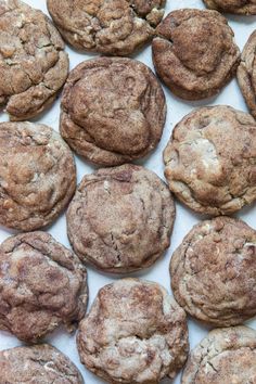 chocolate chip cookies with text overlay that reads, how to make the best snickker doodle cookies