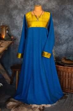 Viking Woman Costume, 14th Century Clothing, Slavic Clothing, Viking Garb, Medieval Garb, Viking Dress, Woman Costume, Viking Costume, Early Medieval