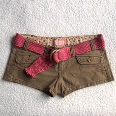 Cute Brown Shorts, Pink Belt Outfit, 2000s Fashion