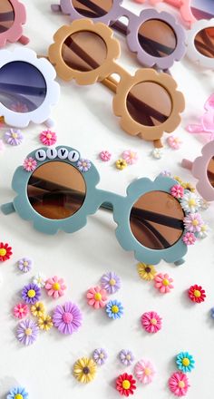 Personalized Sunglasses for Kids Daisy Glasses Toddler Glasses - Etsy Diy Kids Sunglasses, Daisy Glasses, 2 Groovy, Daisy Sunglasses, Birthday Sunglasses, Diy Sunglasses, Sunglasses For Kids, Kids Party Crafts, Beaded Sunglasses