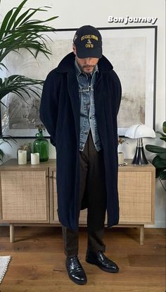 Vintage All Black Outfit, Affordable Mens Fashion, Double Breasted Coat Men Outfit, Navy Coat Outfit Men, Trench Coat Streetwear, Scandinavian Mens Fashion, New York Mens Street Style, Men’s Fall Fashion 2024, Coat Men Outfit