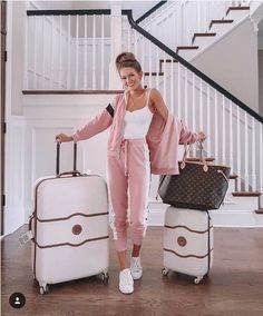 Caitlin Covington, Lounge Clothes, Luxury Lifestyle Fashion, Cozy Fall Outfits, Travel Wear, Travel Outfits, Simple Trendy Outfits, Fall Fashion Trends