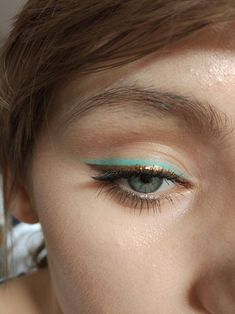 Double Eyeliner, Double Liner, Makijaż Smokey Eye, Mint Gold, Eyeliner Looks, Kesha, Eye Makeup Art, Winged Eyeliner, Eye Make