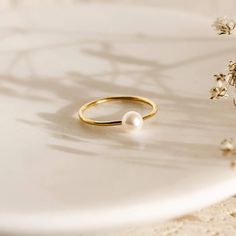 Pearl Ring - Lea | Pearl Rings Pearl Ring Simple, Pearl Jewelry Design, Gold Pearl Ring, Golden Ring, Big Rings, Detailed Ring, Freshwater Cultured Pearls, Traditional Jewelry, Jewelry Inspo