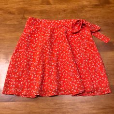 Forever 21 Wrap Skirt Red-Orange Short Skirt W/White & Blue Flowers Nwt Size S The Skirt Is Brand New With Tags. The Front Ties And Buttons For Closure. The Skirt Is Fully Lined. So Cute! Red Relaxed Skirt For Summer, Red Relaxed Fit Skirt For Summer, Casual Red Summer Skirt, Trendy Mini Wrap Skirt For Spring, Summer Mini Length Relaxed Wrap Skirt, Casual Mini Wrap Skirt For Summer, Casual Summer Mini Wrap Skirt, Trendy Lined Wrap Skirt For Summer, Red Mini Skirt For Summer Day Out