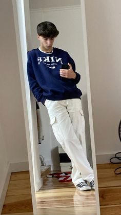 ig: coelhoo.exe Outfit Nike, Pantalon Blanco Outfit, Softboy Outfits, Aesthetic Guy Outfits, Uniqlo Outfit, Best Poses For Boys, Vacation Outfits Men, Denim Outfit Men, Nike Clothes Mens