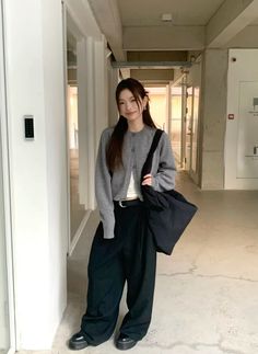 Japanese Winter Outfits, Fall Fits, Winter Fits, Fashion Lookbook, Casual Style Outfits, Fitness Inspo, Work Outfit, Casual Style