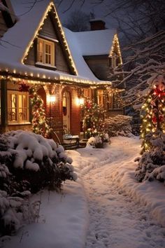 Finland Holiday, Christmas Countryside, House Exterior Christmas, Winter House Exterior, Exterior Christmas, Holiday Aesthetic, Christmas Scenery, Merry Christmas Wishes