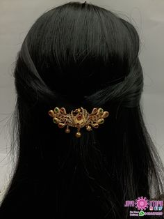 Jada Billalu, Girls Party Hairstyles, Minimalist Accessories Jewellery, Indian Hair Accessories, Gold Hair Clip, Hairstyles Design, Designer Hair Accessories