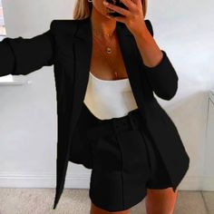 Black Shorts Set Only Blazer And Shorts Brand New The Crop Top Is Not Included Only Blazer Shorts Blazer E Short, Blazer Suit Women, Pant Suits For Women, Orange Suit, Light Grey Suits, Cardigan Blazer, Blazer Casual, Purple Suits, Straight Clothes