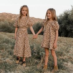 New Unworn Short Sleeves Sizes Are As Follows 6-12m 18-24m 2-3y Willow Dress, All Over Pattern, Dress Flowy, Kids Apron, Dress Gold, Photo Outfit, Back To School Outfits, Custom Dresses