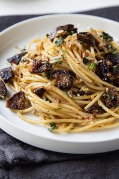 Pasta with California Fig Sofrito and Parmesean Fig Dinner Recipes, Figs Recipes, Dried Fig Recipes, Easy Pasta Dinner, Fig Recipes, Slow Cooked Meals, Dried Figs, Delicious Dinner Recipes, Fennel Seeds