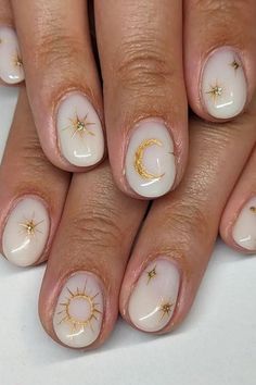 Sun Design Nails, Sun Nails Design, August Nails, Gold Nail Designs, Moon Nails, Gold Nail, White Nail Designs