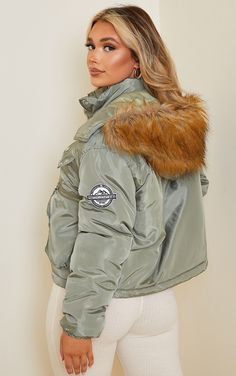 Puffer Jacket Fur Hood, Oversized Trench Coat, Best Jeans For Women, Hooded Parka, Fur Hood, Parka Jacket, Best Jeans, Canada Goose Jackets, Parka