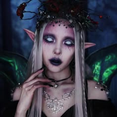 Dark Fairy Makeup, Fairy Halloween Makeup, Dark Fairy Costume, Pixie Costume, Pixie Makeup, Elf Cosplay, Fairy Halloween Costumes, Halloween Fairy, Horror Makeup