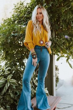 Janis Bell Bottom Jeans - Light Wash | Three Bird Nest Bell Bottom Flare Jeans, Womens Bell Bottom Jeans, Bell Bottom Jeans Outfit Spring, Boho Jeans Outfit, How To Style Bell Bottoms Jeans, Bell Bottom Outfit Ideas, Bell Bottom Outfit, Bell Bottom Jeans Outfit