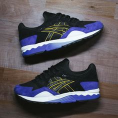 Bait X Asics Tiger Gel Lyte V Bay Pack - Splash City New With Tags. Size 8 Sneaker Head Men, Black Tennis Shoes, Asics Tiger, Kicks Shoes, Wrestling Shoes, Asics Gel Lyte, Asics Sneakers, White Running Shoes, Nike Air Shoes